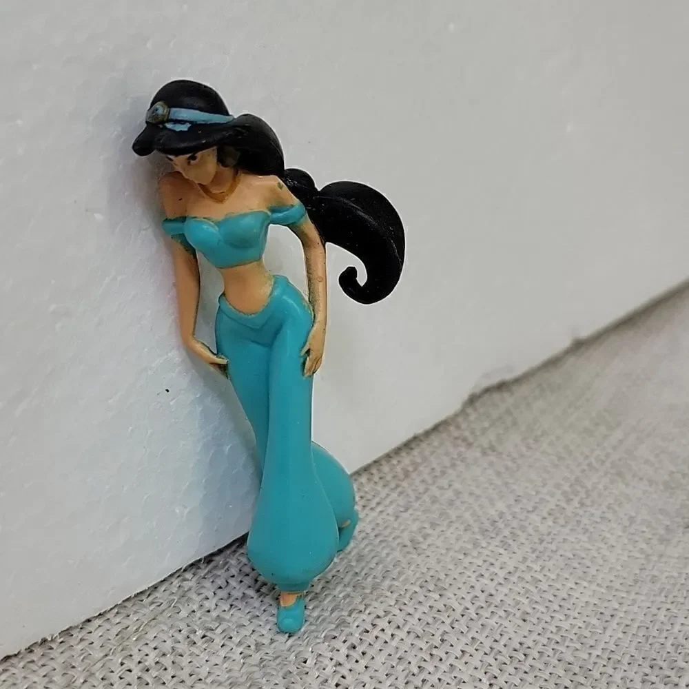 ‎Disney Aladdin and Jafar VHS movies, book and puzzle and figures